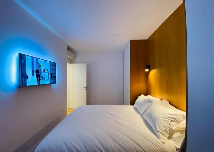 Moho Residences Downtown Apartment *