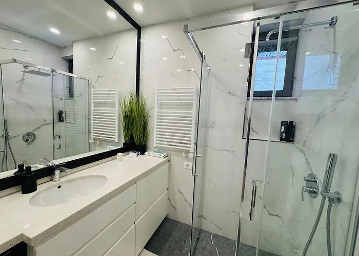 Moho Residences Downtown Apartment *